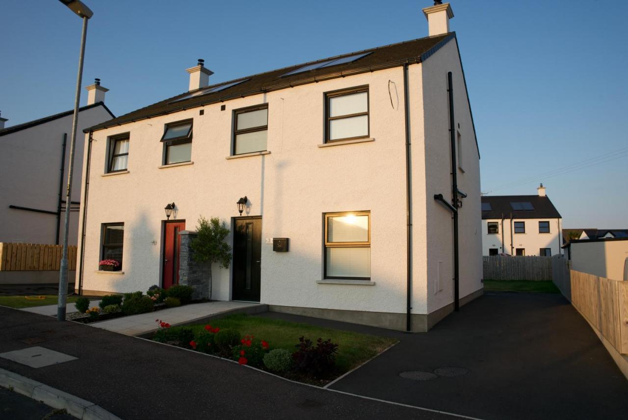Modern 3 Bedroom Coastal Home Newry Bagian luar foto