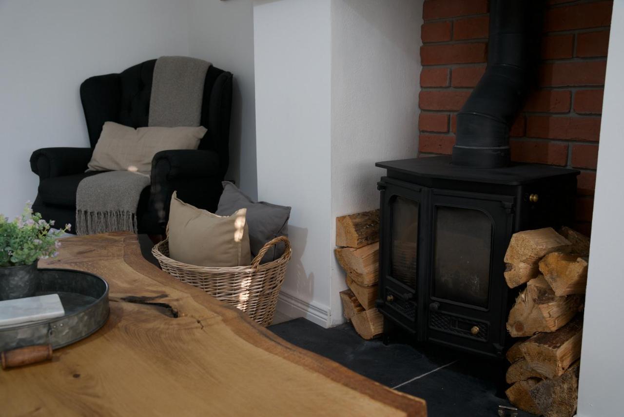 Modern 3 Bedroom Coastal Home Newry Bagian luar foto